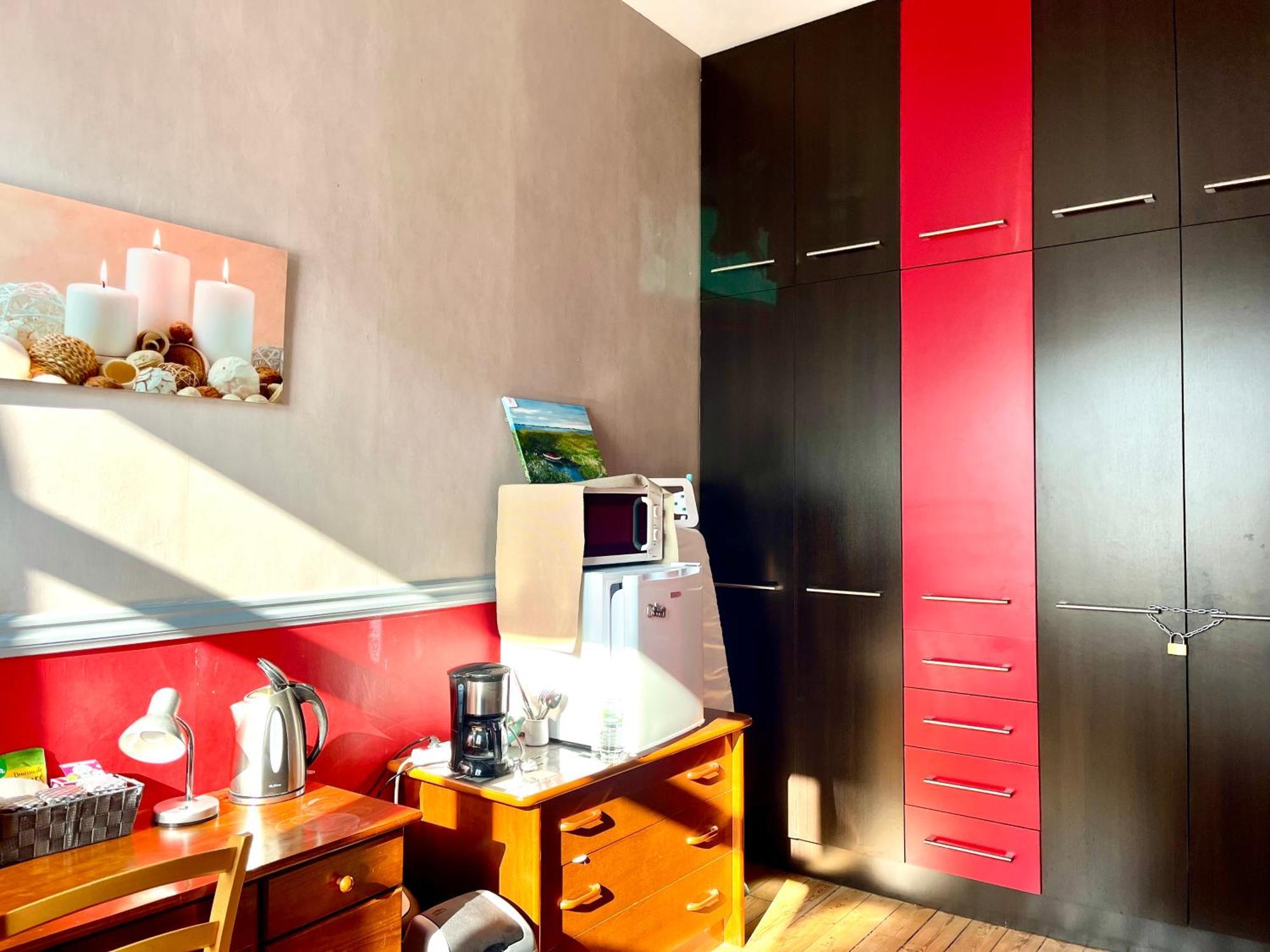 Coquelicot Hotel อาร์ม็องติแยร์ ภายนอก รูปภาพ